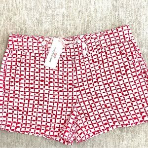 Vineyard Vines red and white shorts